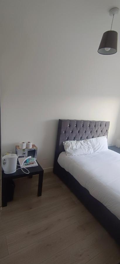 Free Car Park And Walk To Coop, Etihad , Piccadilly Manchester Extérieur photo