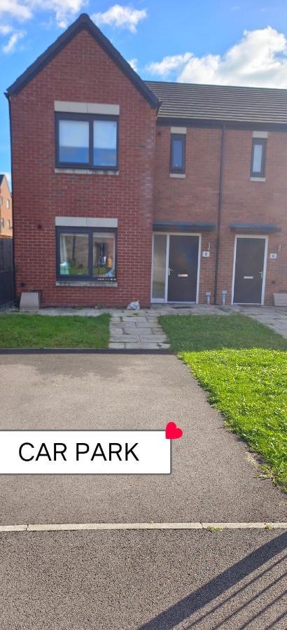 Free Car Park And Walk To Coop, Etihad , Piccadilly Manchester Extérieur photo